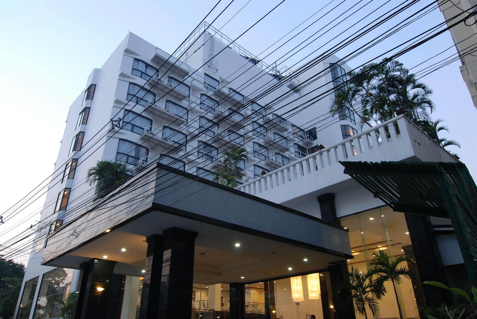Ch Hotel Chiang Mai Exteriör bild